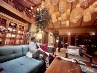 Lounge-2.jpg Lounge-2.jpg